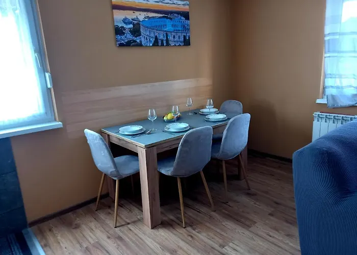 아파트 Apartman Barbara 풀라